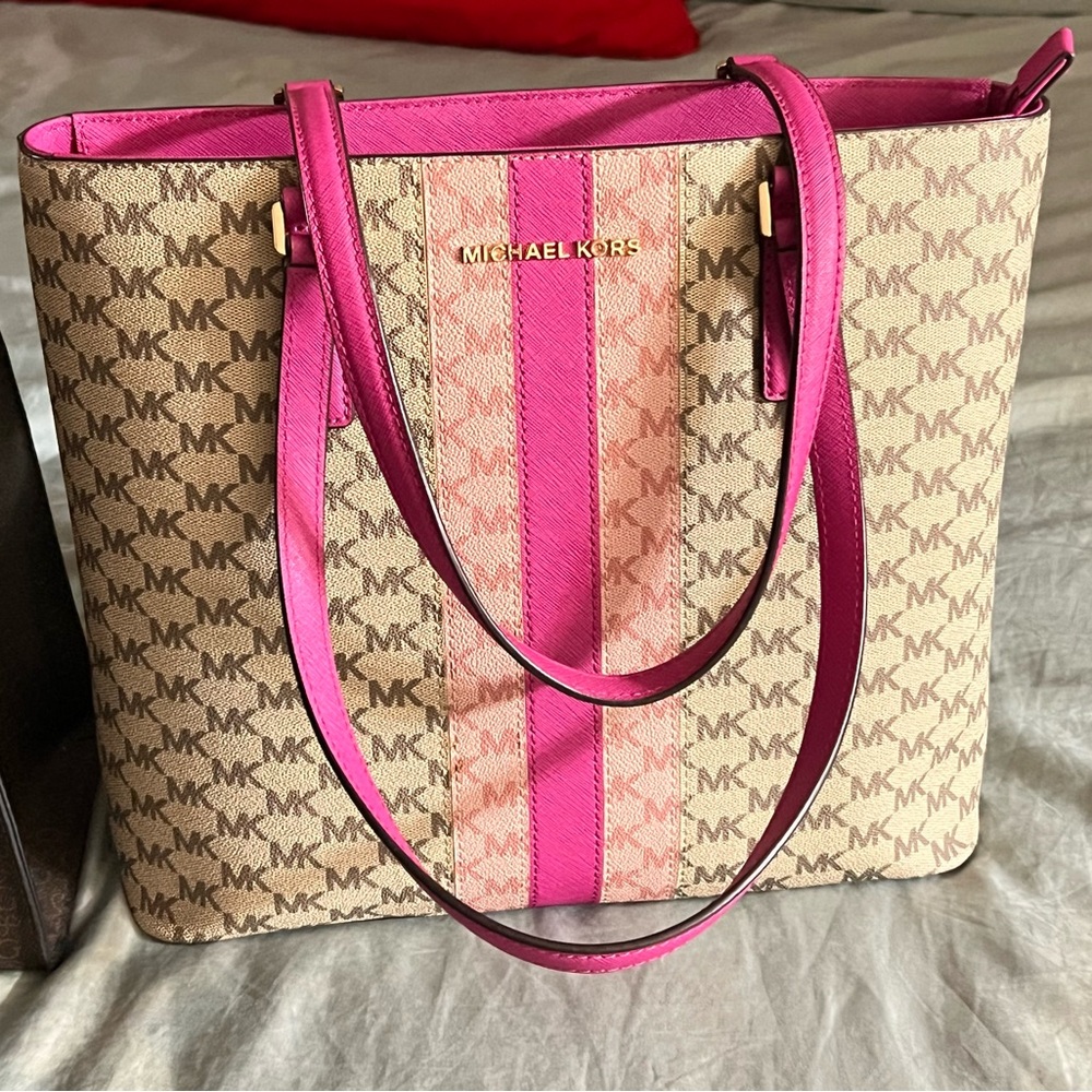 Michael Kors Shoulder Bag Pink Medium Size